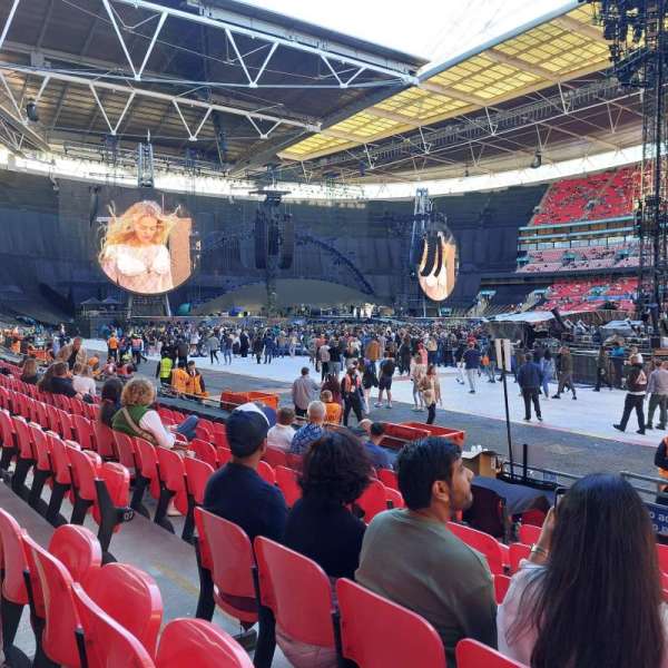 Wembley Stadium, bloc: 120, rangée: 9, place: 241