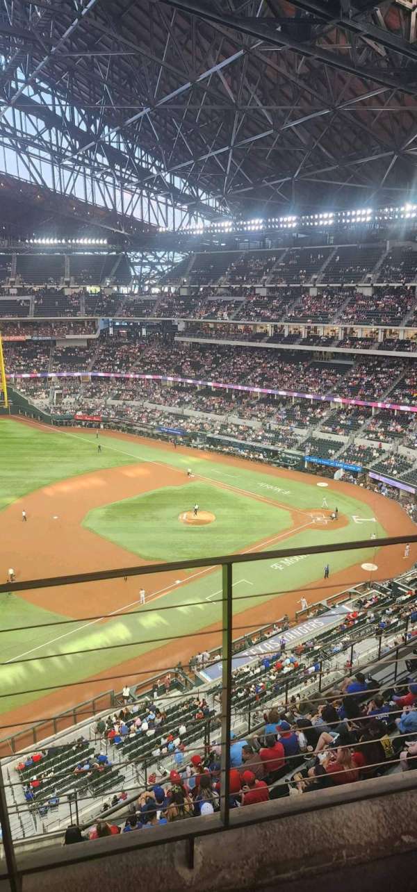 Globe Life Field, bloc: 304, rangée: 2, place: 2