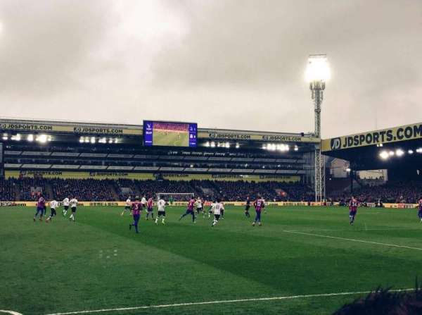 Selhurst Park, bloc: HRL-H, rangée: 6, place: 149