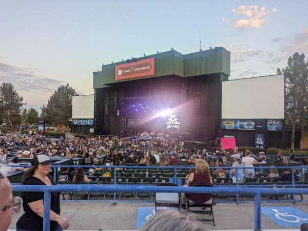 Toyota Amphitheatre, bloc: 202, rangée: 2, place: 13