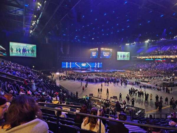 Paris La Défense Arena, bloc: 107, rangée: 28, place: 28