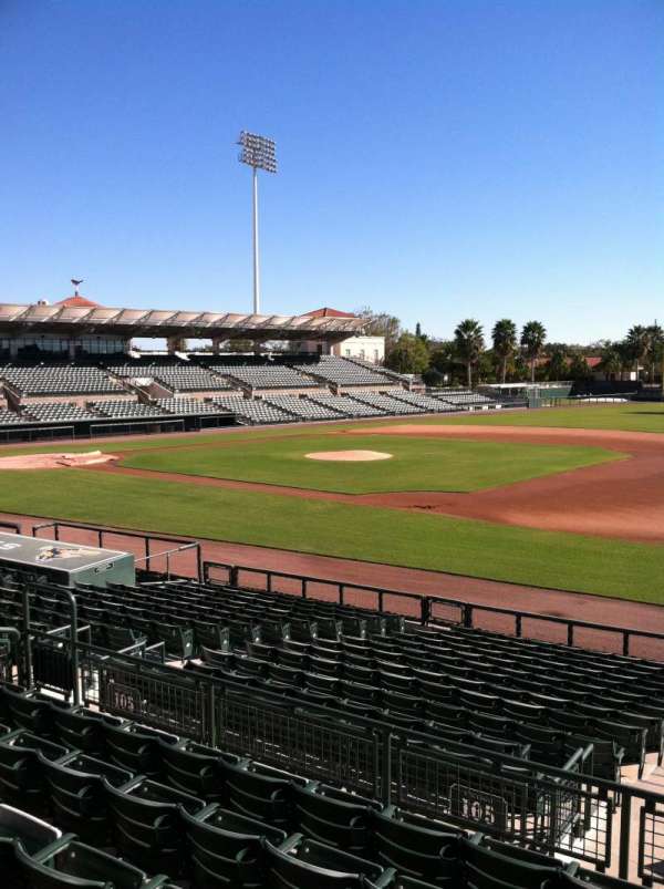 Ed Smith Stadium, bloc: 205, rangée: 7, place: 12