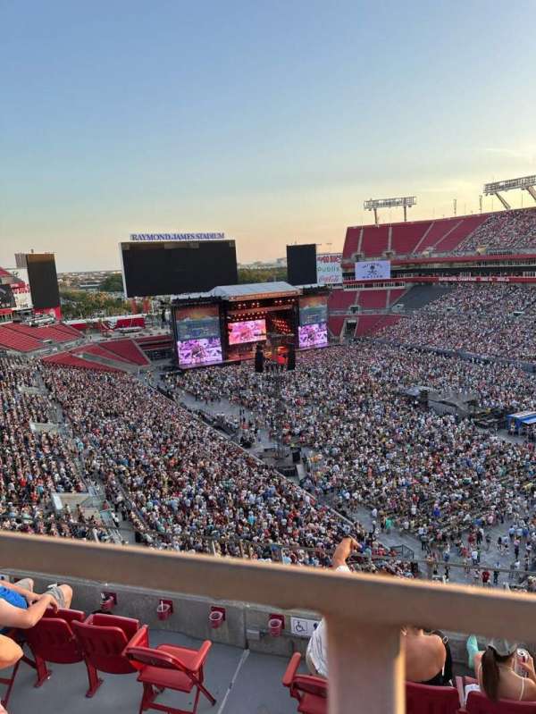 Raymond James Stadium, bloc: 343, rangée: A, place: 15