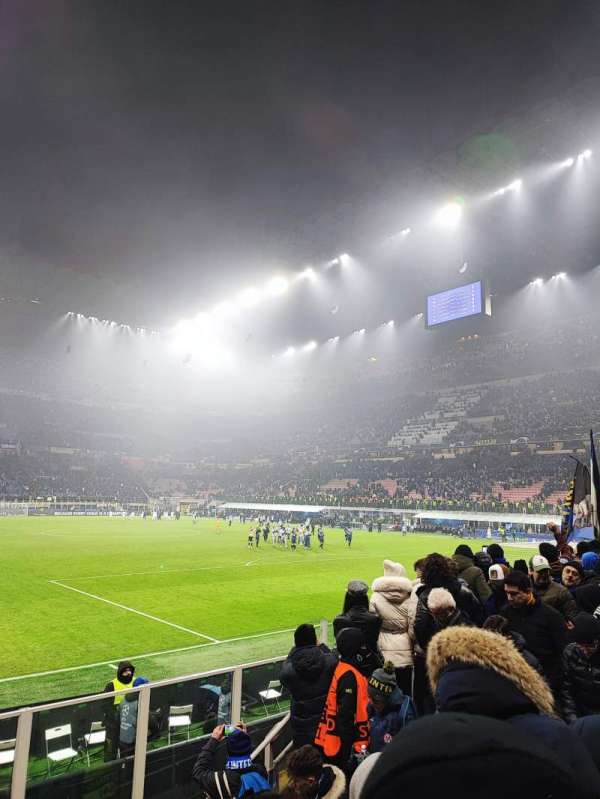 San Siro, bloc: 147, rangée: 2, place: 15