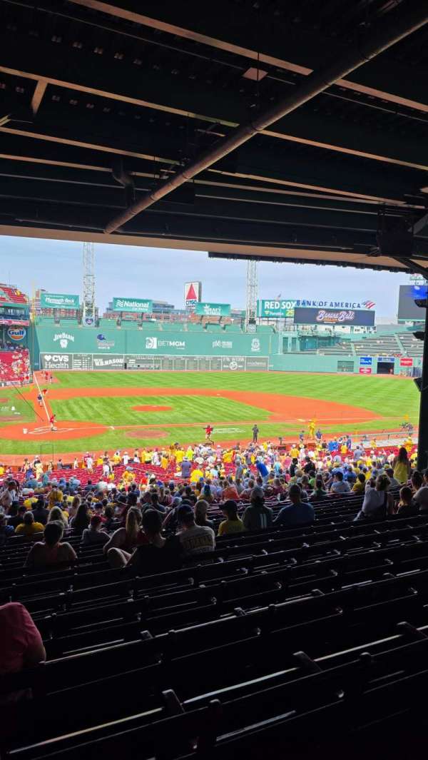 Fenway Park, bloc: Grandstand 17, rangée: 14, place: 23
