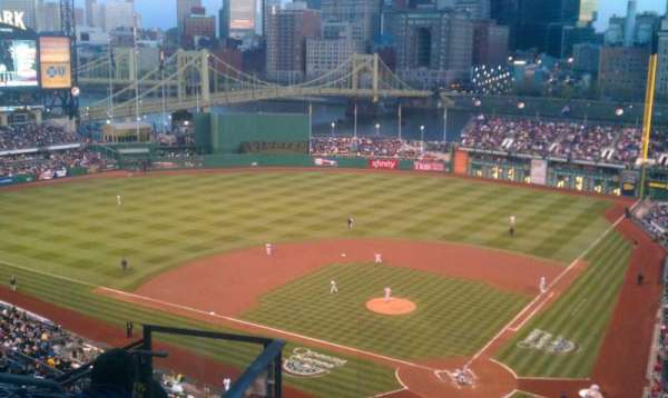 PNC Park, bloc: 318, rangée: M, place: 16