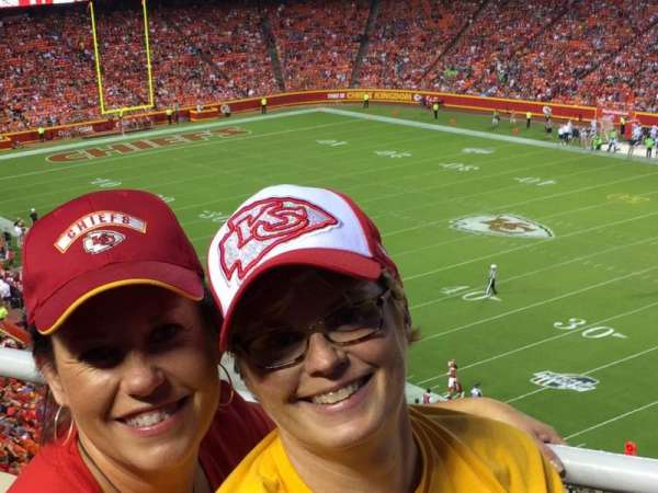 Arrowhead Stadium, bloc: 319, rangée: 1, place: 4,5