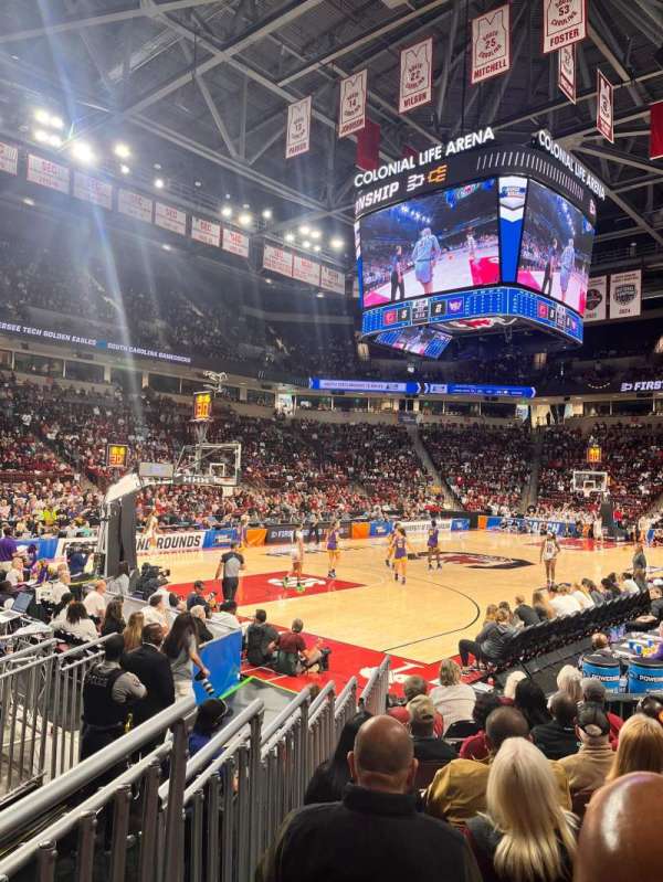 Colonial Life Arena, bloc: 108, rangée: 9, place: 4