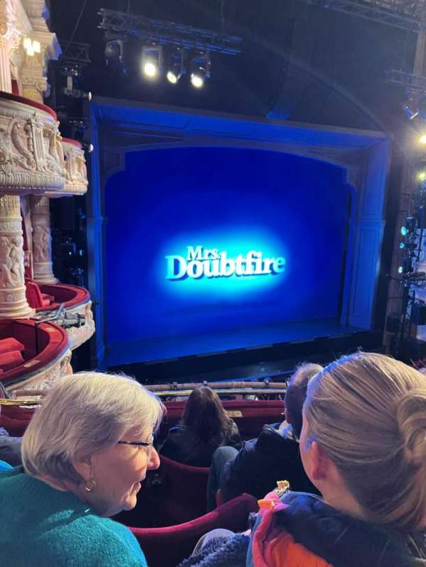 Shaftesbury Theatre, bloc: Royal Circle, rangée: D, place: 33