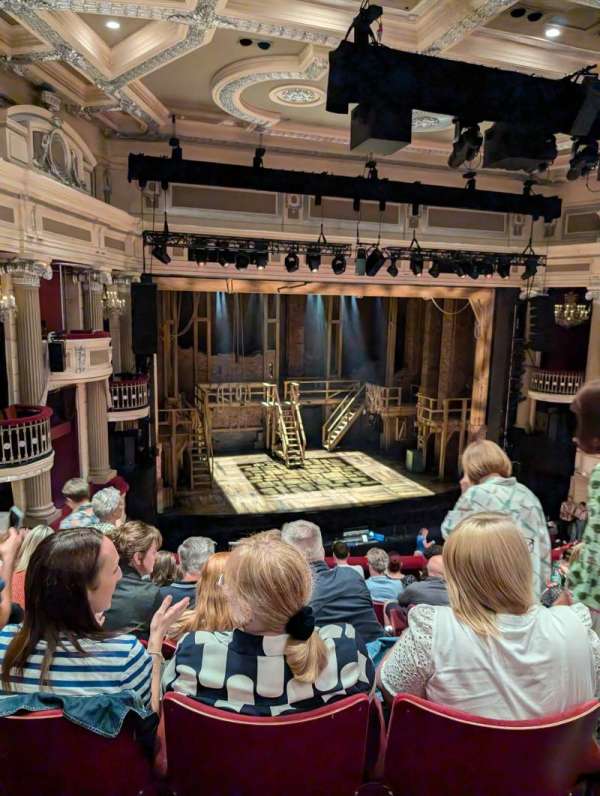 Birmingham Hippodrome, bloc: Front Circle Left, rangée: J, place: 40