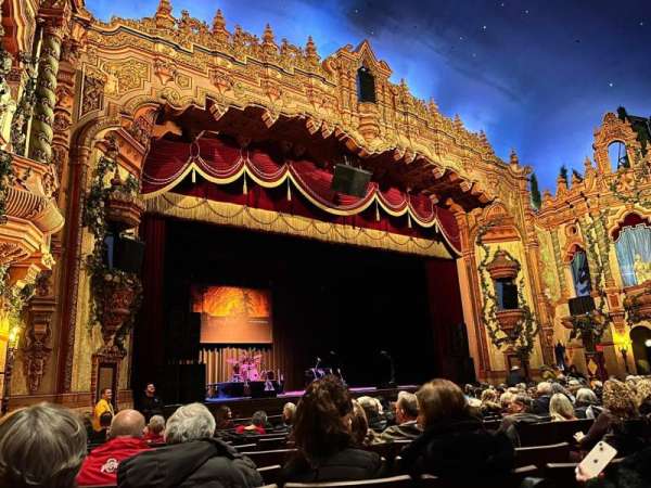 Akron Civic Theatre, bloc: 1, rangée: Q, place: 7