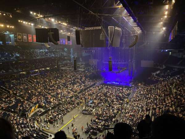 Bridgestone Arena, bloc: 303, rangée: J, place: 5
