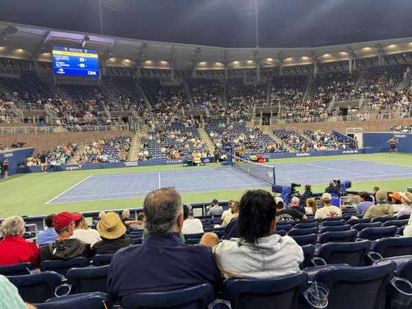 Billie Jean King National Tennis Center, Grandstand, bloc: 18, rangée: N