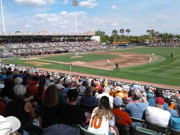 Ed Smith Stadium, bloc: 203, rangée: 12, place: 1