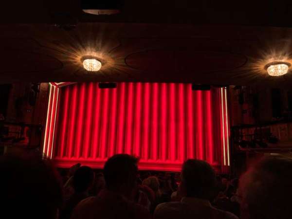 Shubert Theatre, bloc: Orchestra C, rangée: Q, place: 101