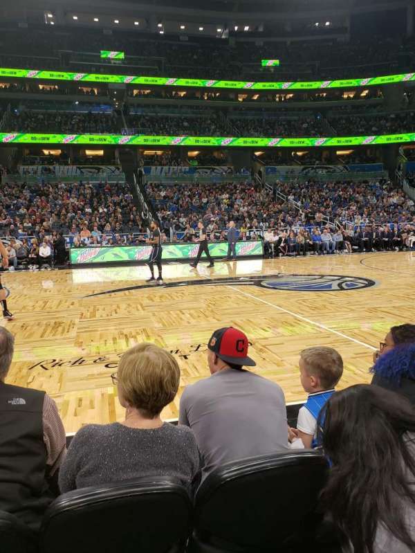 Kia Center, bloc: Courtside E, rangée: 3, place: 43