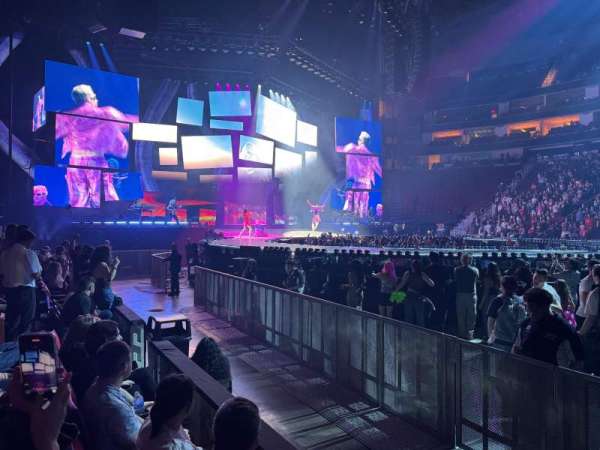 Toyota Center, bloc: 120, rangée: 2, place: 9