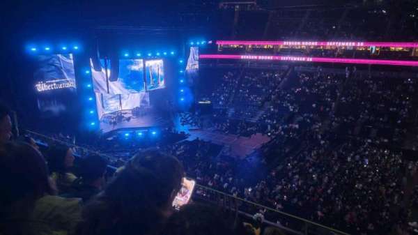 T-Mobile Arena, bloc: 206, rangée: D, place: 16
