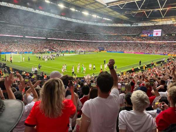 Wembley Stadium, bloc: 128, rangée: 23, place: 183