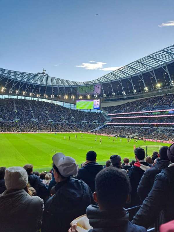 Tottenham Hotspur Stadium, bloc: 115, rangée: 27, place: 442