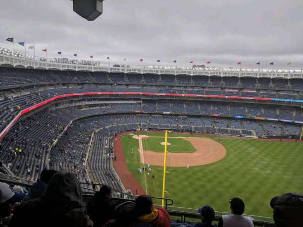 Yankee Stadium, bloc: 407A, rangée: 11, place: 19
