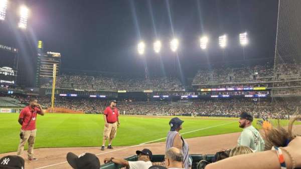 Comerica Park, bloc: 142, rangée: 5, place: 5