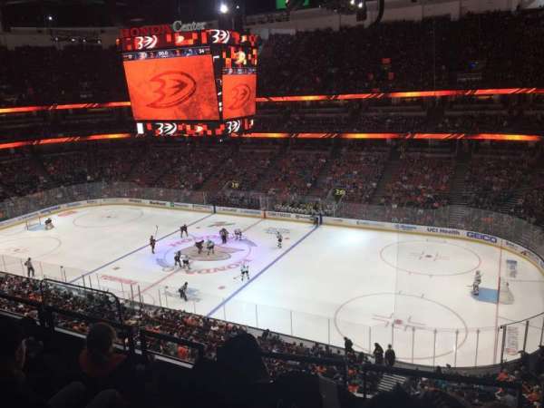 Honda Center, bloc: 430, rangée: D, place: 7