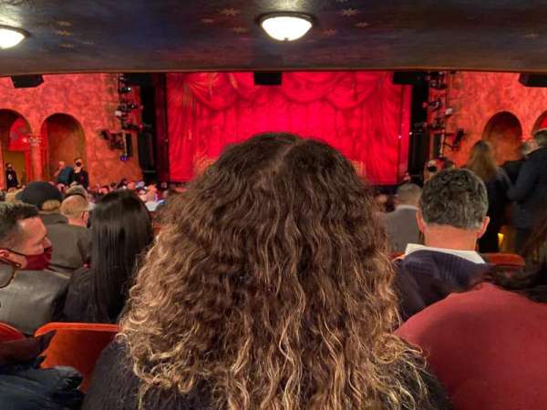 August Wilson Theatre, bloc: Orchestra C, rangée: V, place: 104