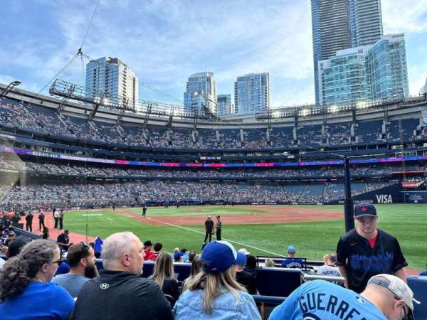 Rogers Centre, bloc: 111, rangée: 13, place: 1