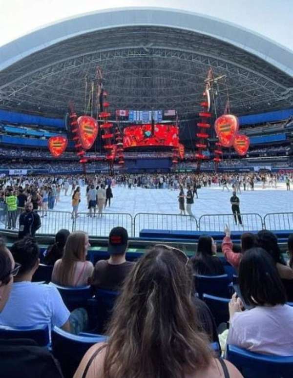 Rogers Centre, bloc: 122, rangée: 9, place: 107