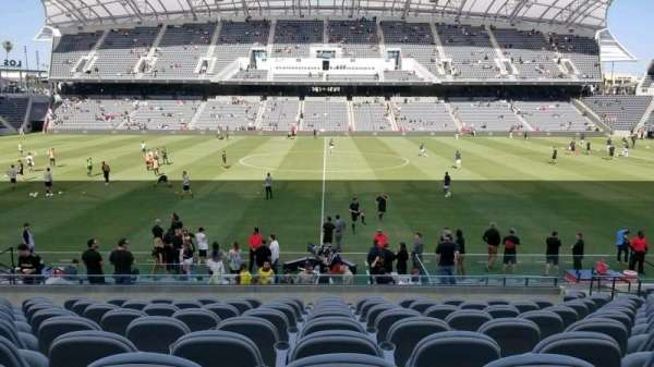 BMO Stadium, bloc: field club C, rangée: Q, place: 10
