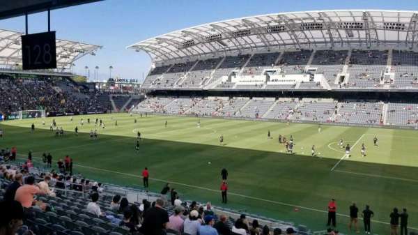 BMO Stadium, bloc: 128, rangée: U, place: 1
