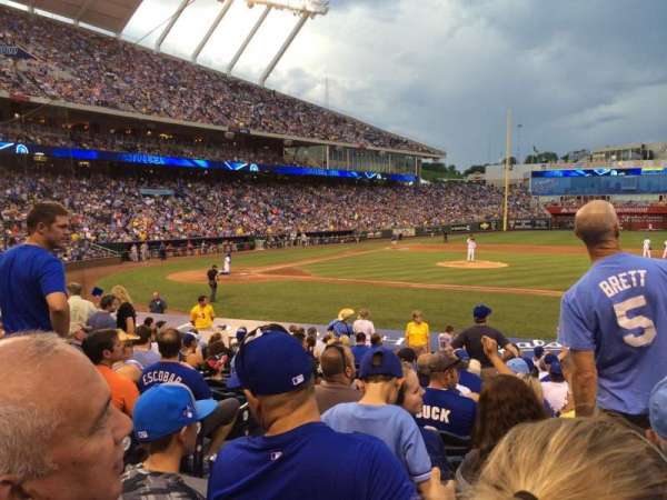 Kauffman Stadium, bloc: 138, rangée: R, place: 1
