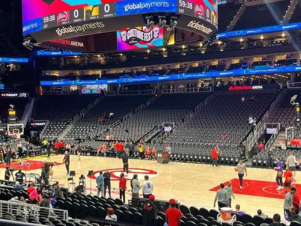 State Farm Arena, bloc: 117, rangée: N, place: 12
