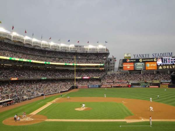 Yankee Stadium, bloc: 216, rangée: 2, place: 14