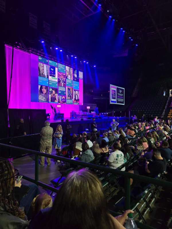 EagleBank Arena, bloc: 117, rangée: BB, place: 9