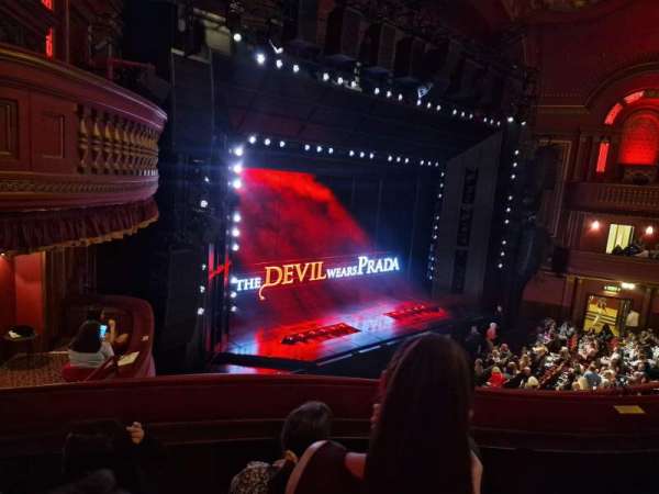 Dominion Theatre, bloc: Circle, rangée: C, place: 48