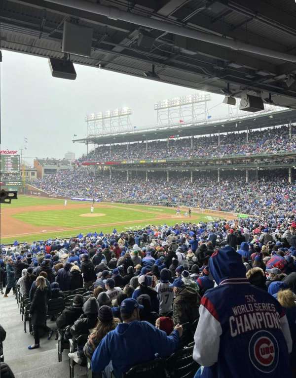 Wrigley Field, bloc: 209, rangée: 9, place: 22