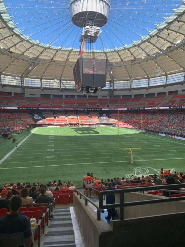 BC Place, bloc: 202, rangée: MM, place: 102
