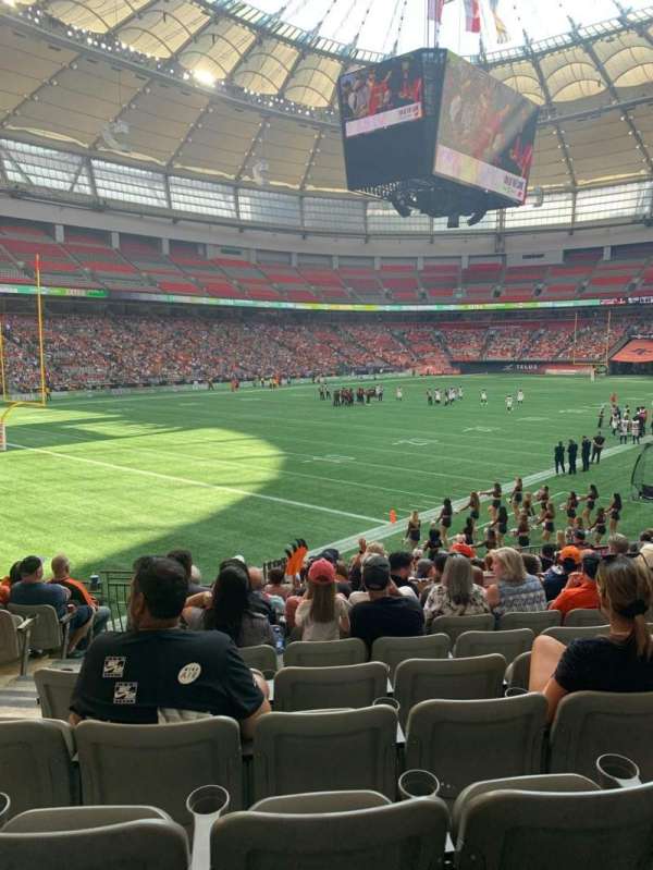 BC Place, bloc: 222, rangée: R, place: 3