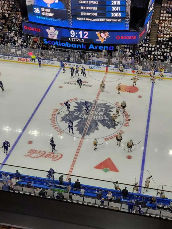 ScotiaBank Arena, bloc: Gondola Box 1, rangée: 2, place: 11