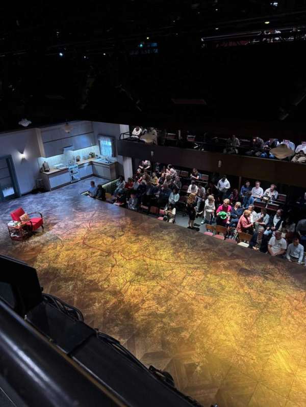 Dorfman Theatre, bloc: Gallery, rangée: R, place: 58