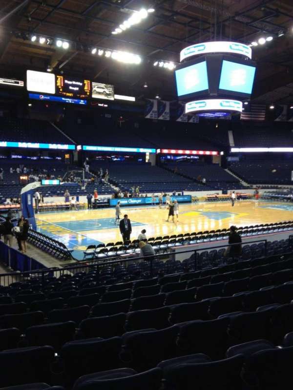 Allstate Arena, bloc: 104, rangée: J, place: 17