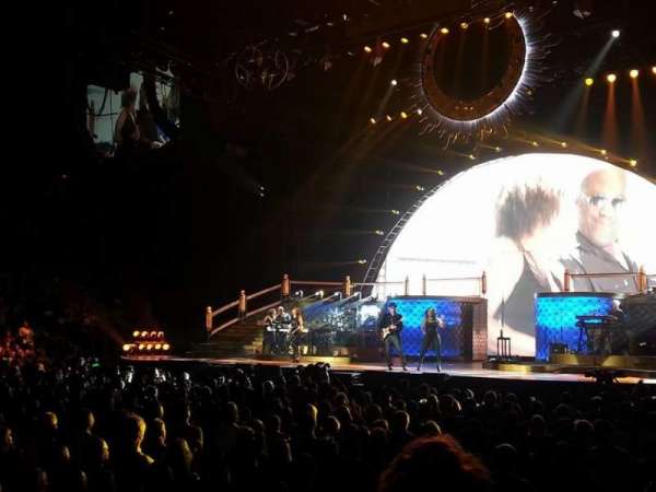 Toyota Arena, bloc: 105, rangée: A, place: 3