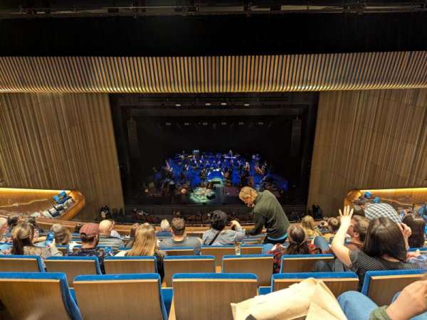 Capital One Hall, bloc: Balcony 2C, rangée: H, place: 110