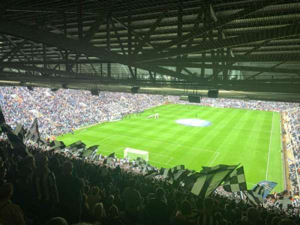 St James' Park, bloc: GS-R, rangée: T, place: 7
