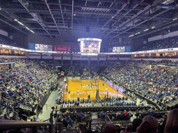 Denny Sanford Premier Center, bloc: 111, rangée: X, place: 1