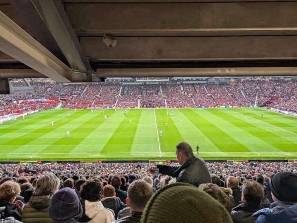 Old Trafford, bloc: N3415, rangée: A, place: 15