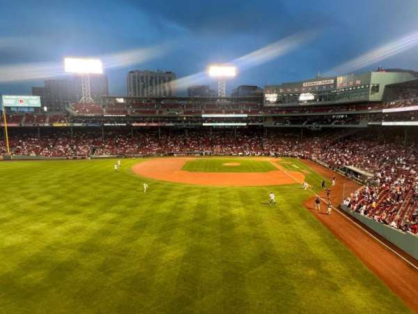 Fenway Park, bloc: Green Monster 3, rangée: 1, place: 1