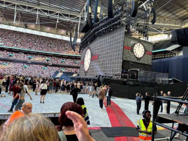 Wembley Stadium, bloc: 141, rangée: 4, place: 207